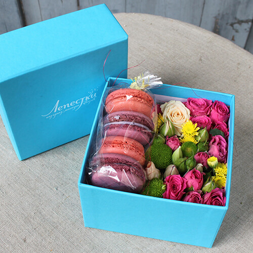 Коробки макаруны с цветами купить в Екатеринбурге недорого с доставкой | Pink Flower