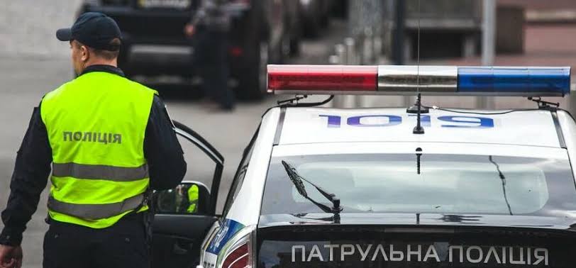 Чи має право поліція перевіряти телефон